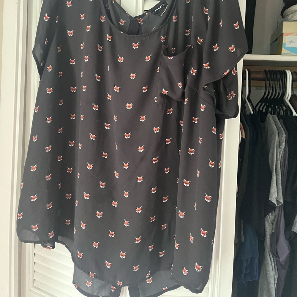 Fox pocket tee torrid size 4